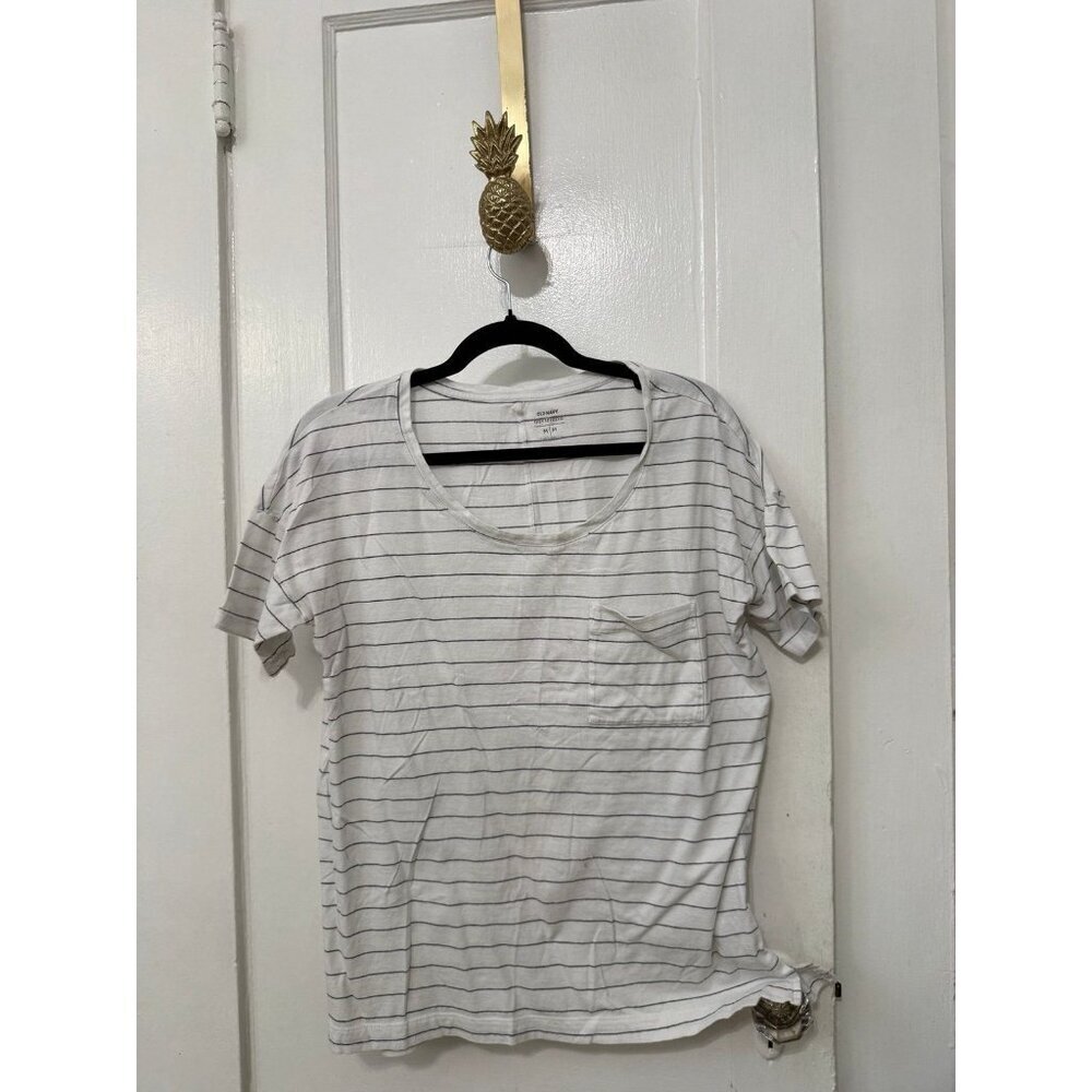 Old Navy boyfriend women’s size medium striped T-shirt
